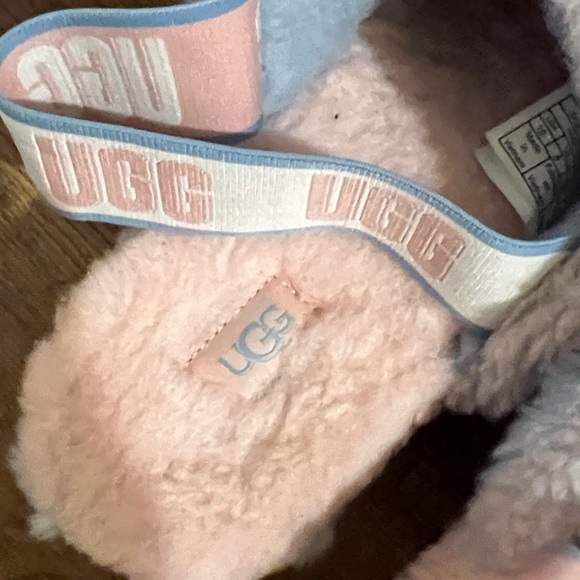 UGG Multicolor Fluffy Slippers - Picture 4 of 7